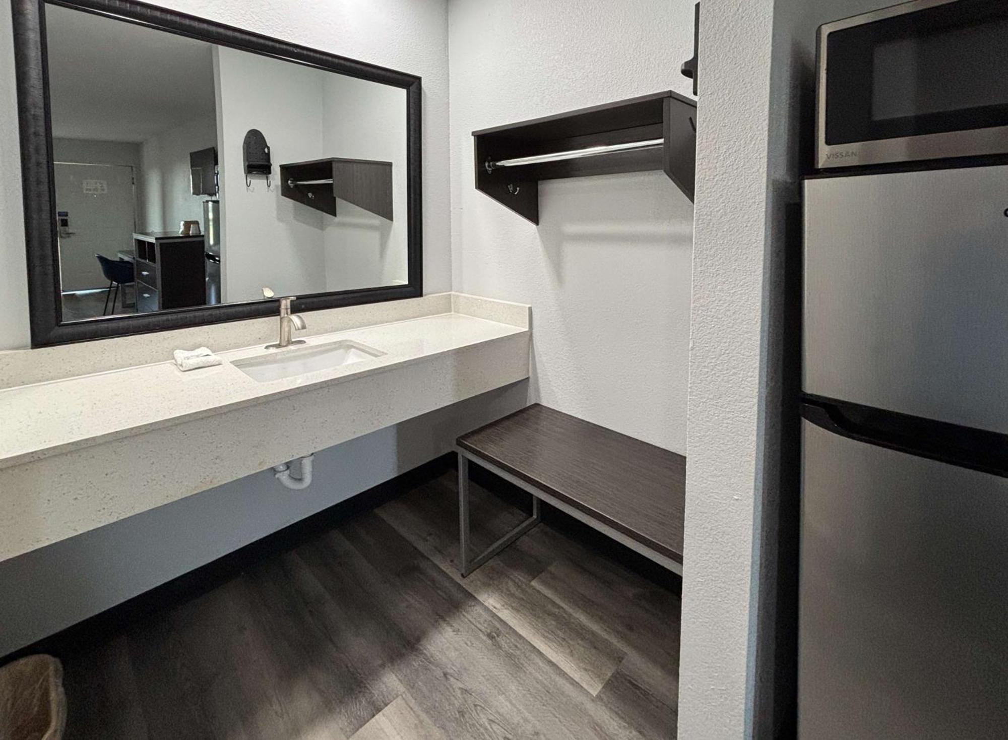 Motel 6 La Porte, Tx Екстер'єр фото